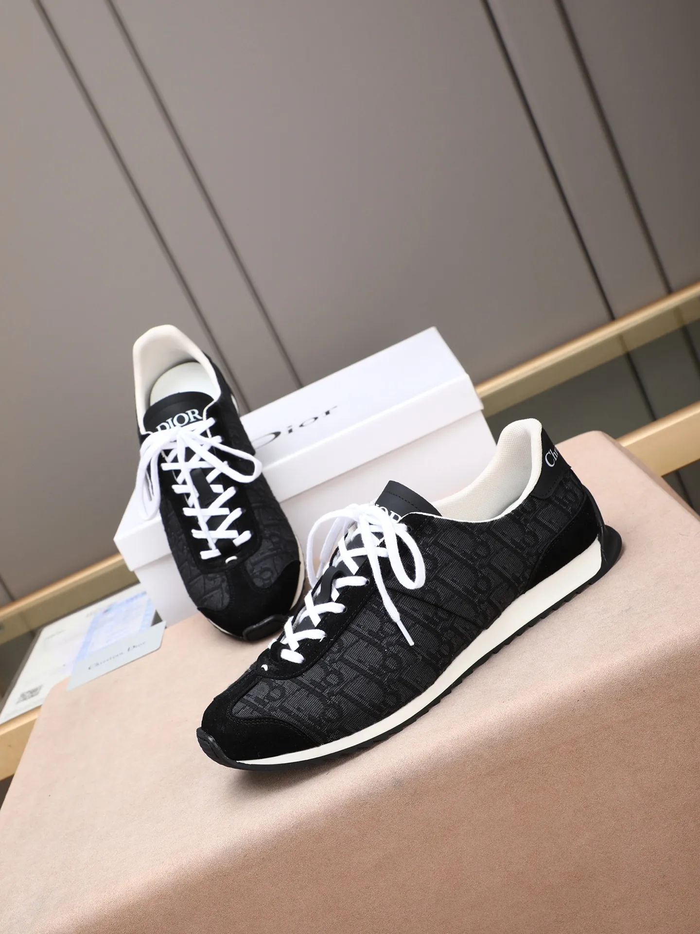 Men's shoes💰440 Dior【Dior】😘😘High-end series of casual men's shoes, simple and elegant👍👍👍The upper is made of first-layer genuine leather spliced ​​with Dior's special material [sun][sun]; imported first-layer sheepskin lining; special outsole, wear-resistant, lightweight, the overall design is harmonious and unified without lacking personality 👣🌟✨You deserve it! Multiple colors to choose from! 😍Size 38～44. (45 custom-made) The picture above is a big seller🔥🔥🔥